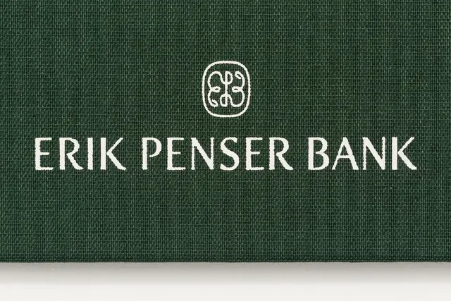 Erik Penser Bank serif wordmark on green bookcloth, luxury, minimal, dark