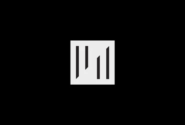 Geometric Bar Logo, minimal, geometric, high-contrast