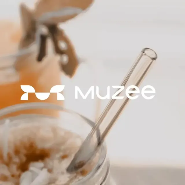 Muzee logo, geometric, minimal, light