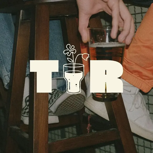 Taproom logo, line-art, geometric, light