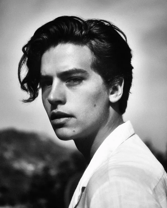 Profile portrait in monochrome, monochrome, photographic, monochrome