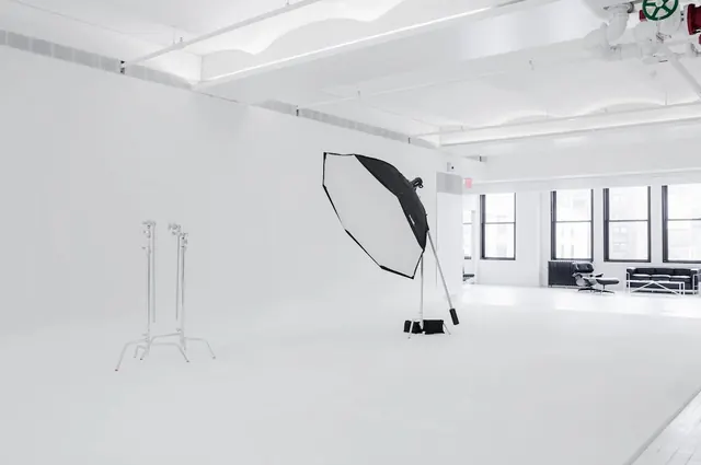 Minimalist Studio Interior, minimal, light-mode, light