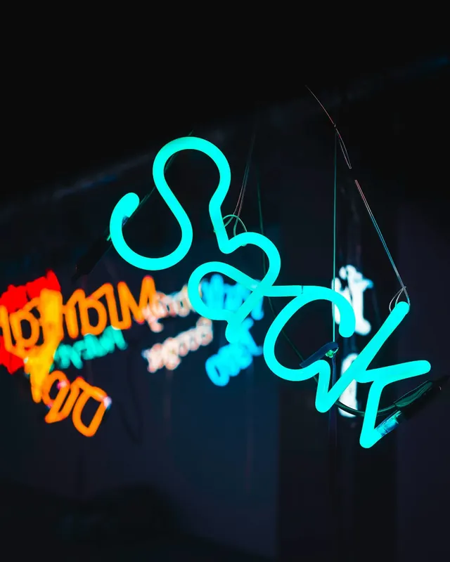 Neon abstract geometric tubing installation, abstract, 3d-render, dark