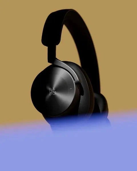 Over-Ear Headphones Mockup, minimal, 3d-render, high-contrast