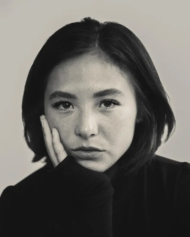 Monochrome Portrait of a Woman, minimal, monochrome, monochrome