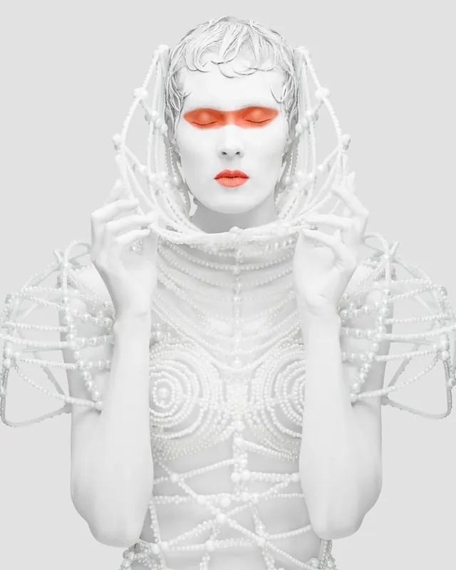 Cybernetic Humanoid Portrait, minimal, 3d-render, light