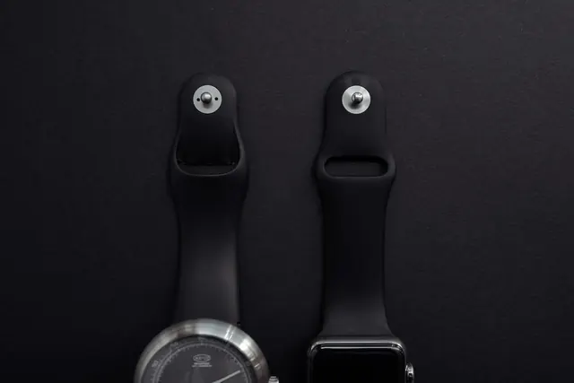 Smartwatch Mockup, minimal, dark-mode, dark