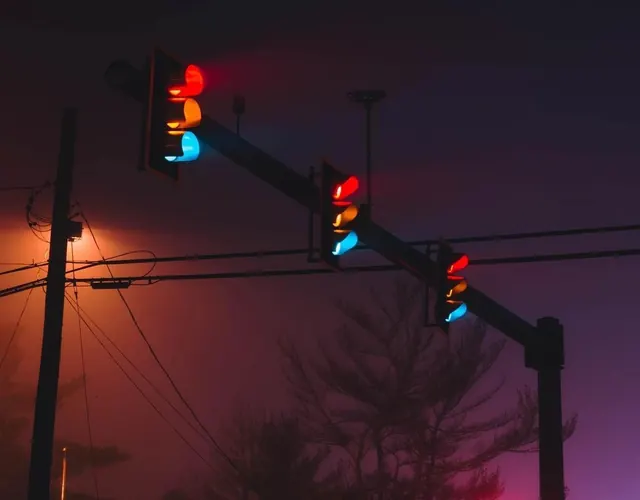 Traffic Lights at Night, photographic, dark-mode, dark
