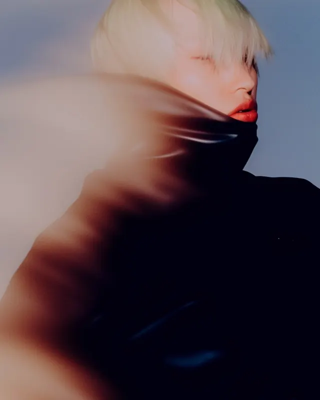 Abstract Portrait with Motion Blur, minimal, abstract, high-contrast
