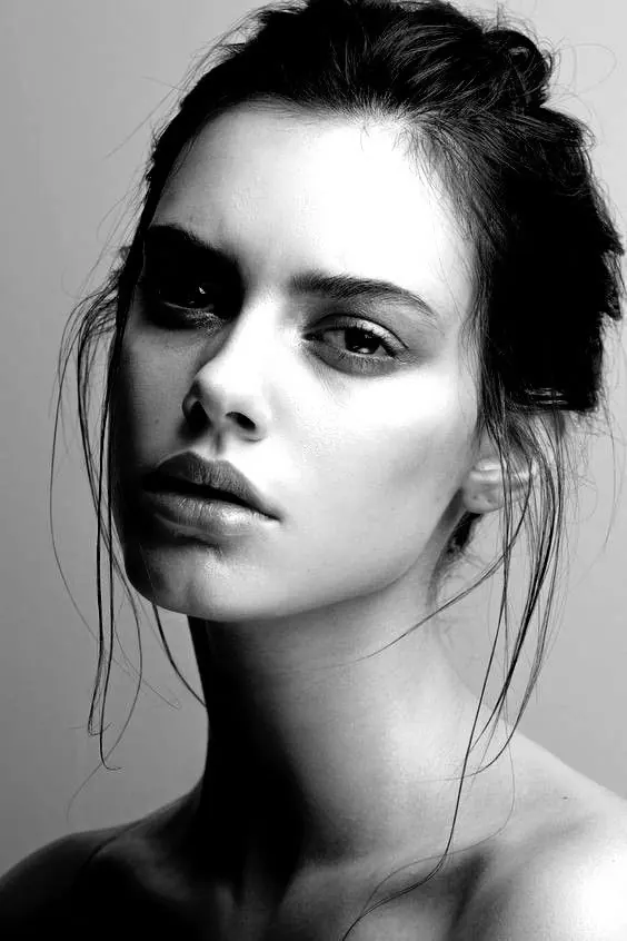 Monochrome Portrait of a Woman, monochrome, photographic, monochrome
