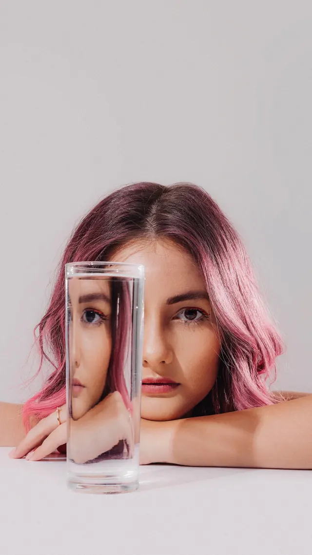 Glassmorphism Portrait Mockup, minimal, glassmorphism, vibrant