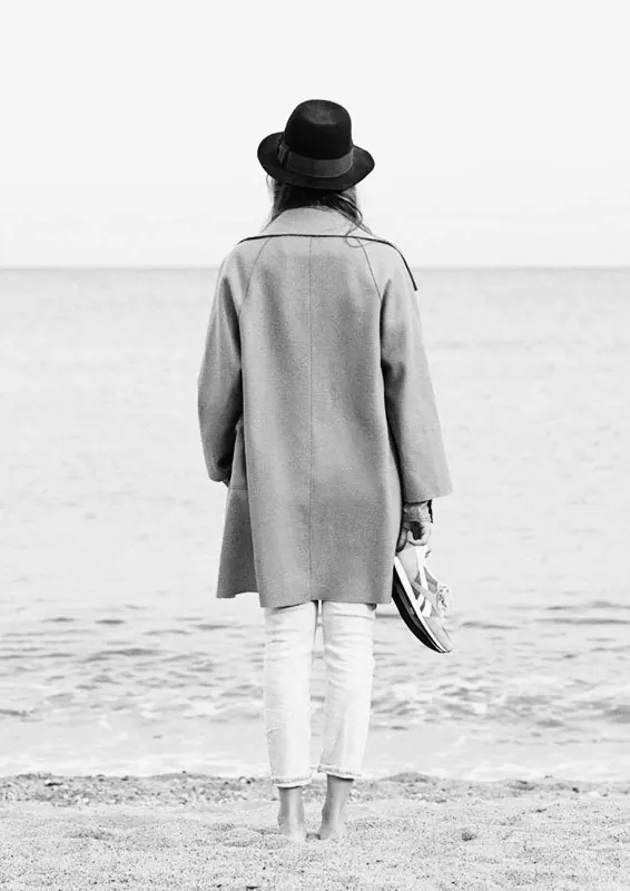 Monochrome Fashion Photography, minimal, monochrome, monochrome