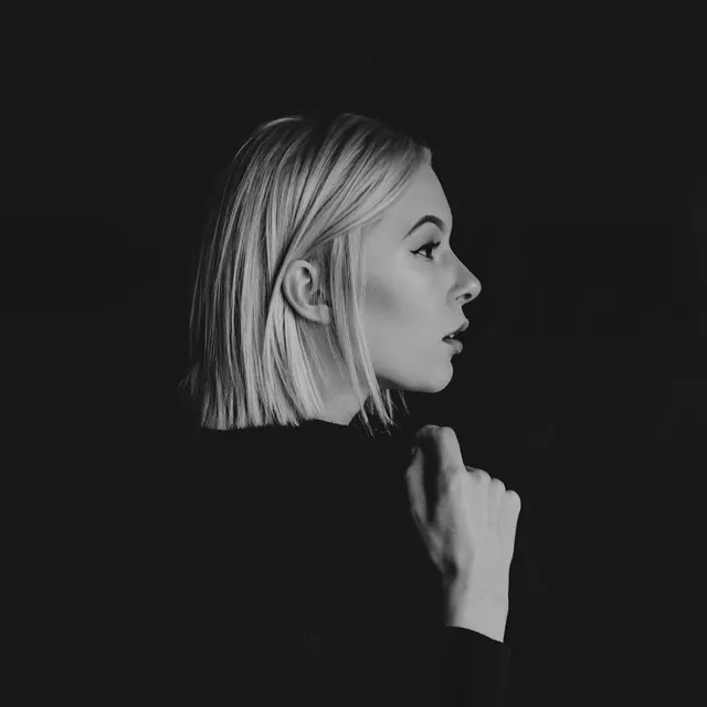 Monochrome Portrait of a Woman, minimal, monochrome, monochrome