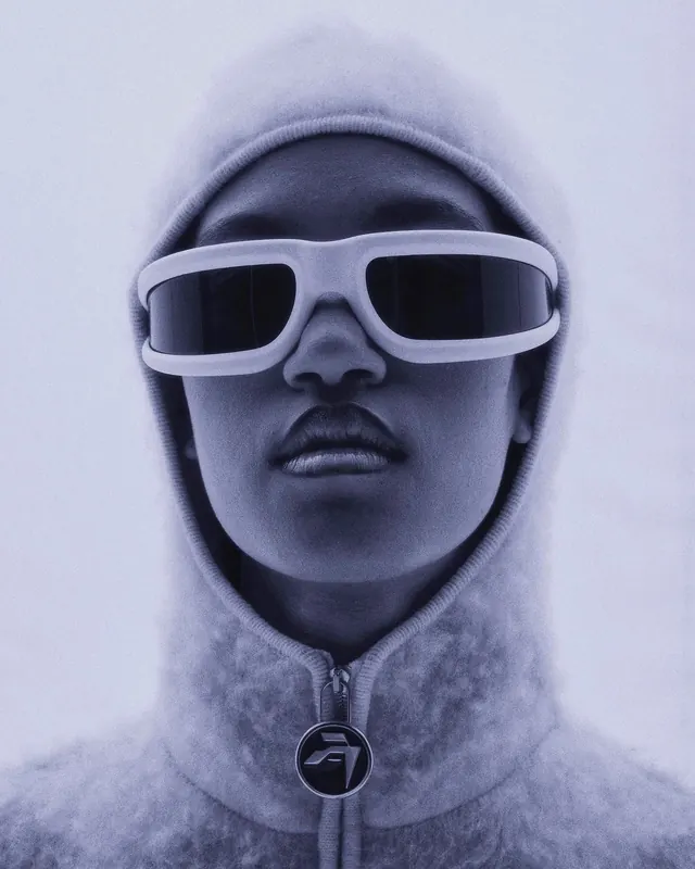 Monochrome Portrait with Sunglasses, minimal, monochrome, monochrome