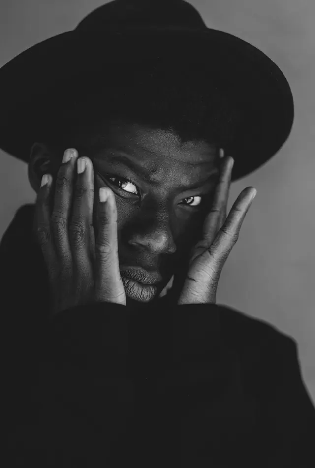 Monochrome Portrait of a Man in a Hat, monochrome, photographic, monochrome