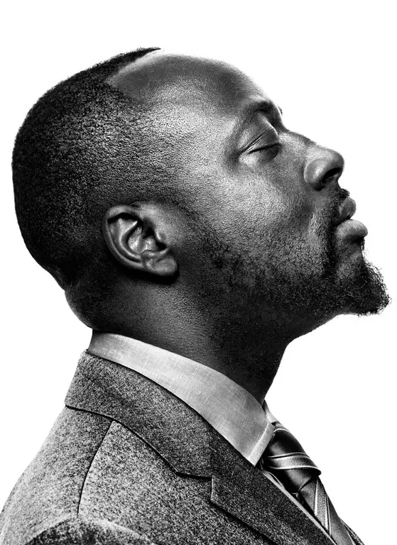 Monochrome Portrait of a Man in Suit, monochrome, photographic, monochrome