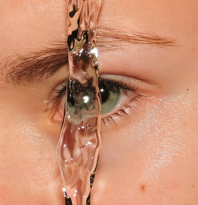 Water Droplet Eye Close-up, photographic, luxury, warm