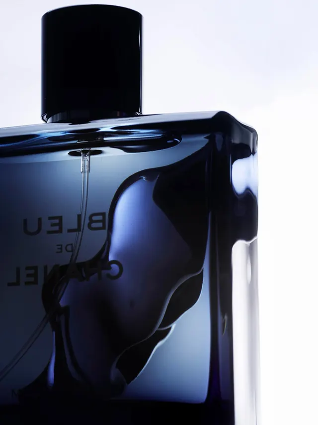 Perfume Bottle Mockup, luxury, minimal, dark