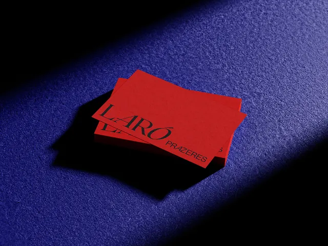 Liro Bookstore Mockup, minimal, boxed, high-contrast