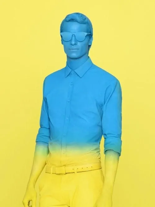 Gradient Humanoid Portrait, minimal, gradient-heavy, vibrant