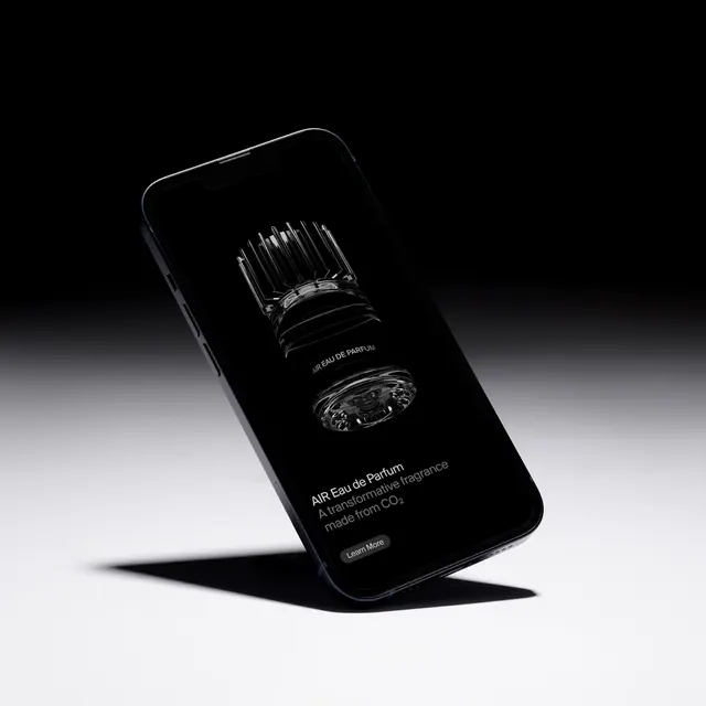 Dark Mode Mobile App Mockup, minimal, dark-mode, dark