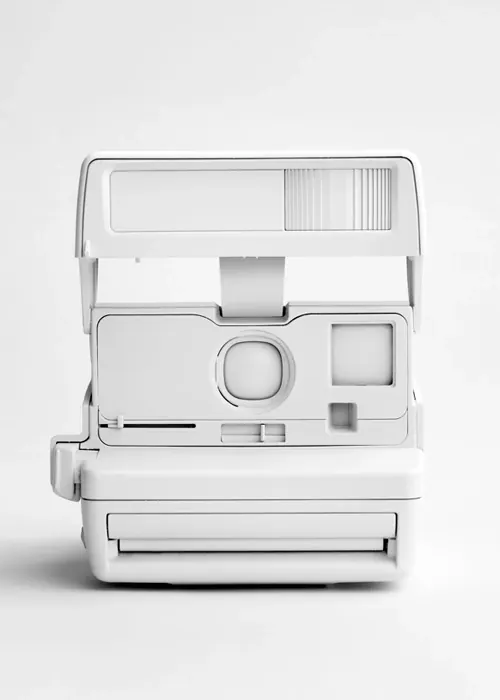 3D Render of a Retro Instant Camera, minimal, 3d-render, light