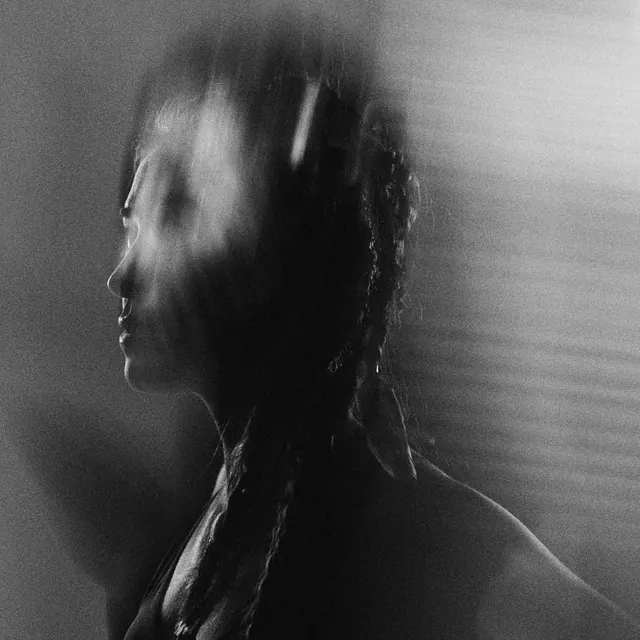 Motion Blur Portrait, monochrome, abstract, monochrome