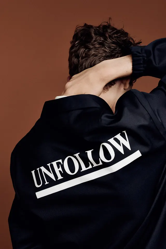 Unfollow Wordmark Mockup, minimal, dark-mode, dark