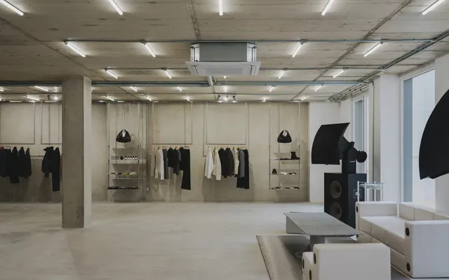 Minimalist Retail Interior Mockup, minimal, corporate-clean, light