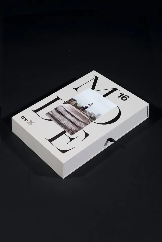 Minimalist Product Packaging Mockup, minimal, swiss, monochrome