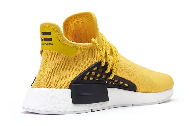 Yellow and White Sneaker Mockup, 3d-render, minimal, vibrant