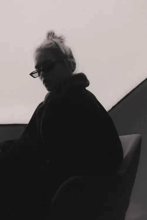 Monochrome Portrait of a Woman in Glasses, monochrome, photographic, monochrome