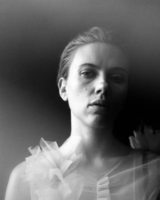 Monochrome Portrait of a Woman, monochrome, photographic, monochrome