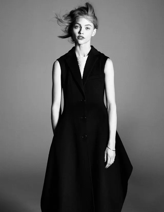 Fashion Editorial Portrait, minimal, monochrome, monochrome
