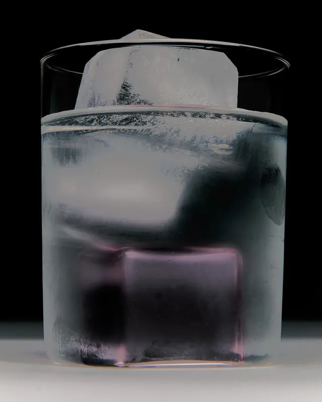 Ice Cube and Liquid Mockup, glassmorphism, 3d-render, dark