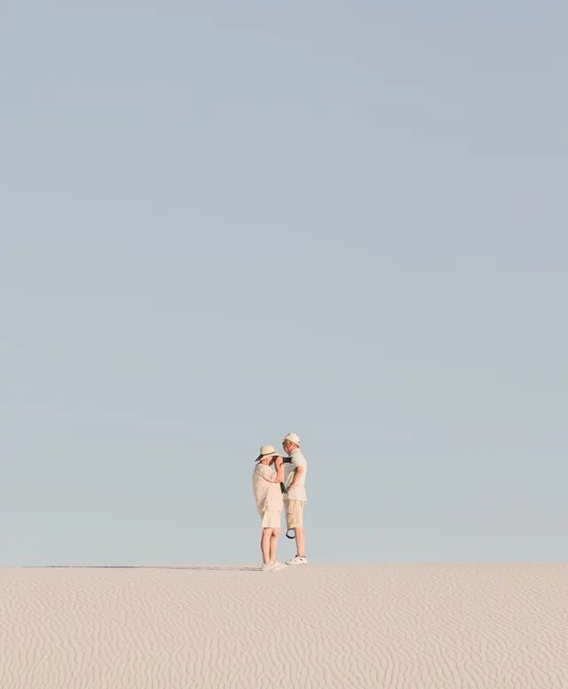 Minimalist Desert Couple Portrait, minimal, photographic, light