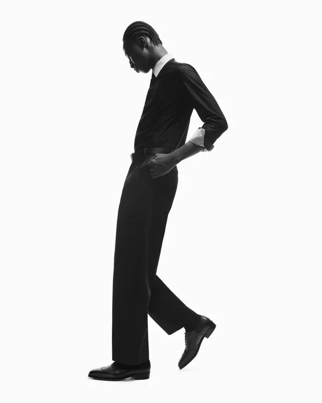 Man in Suit Silhouette, minimal, monochrome, monochrome