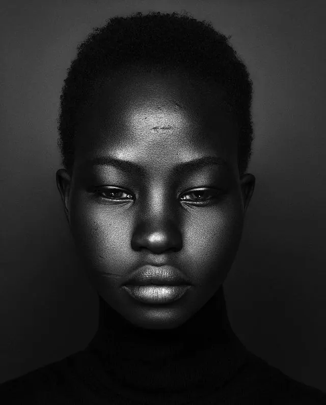 Monochrome Portrait of a Woman, monochrome, photographic, monochrome