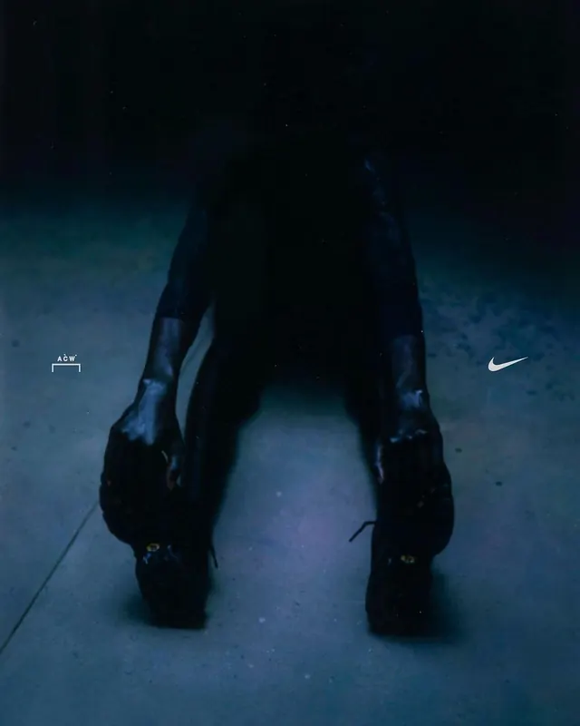 Dark Abstract Figure Composition, dark-mode, minimal, dark
