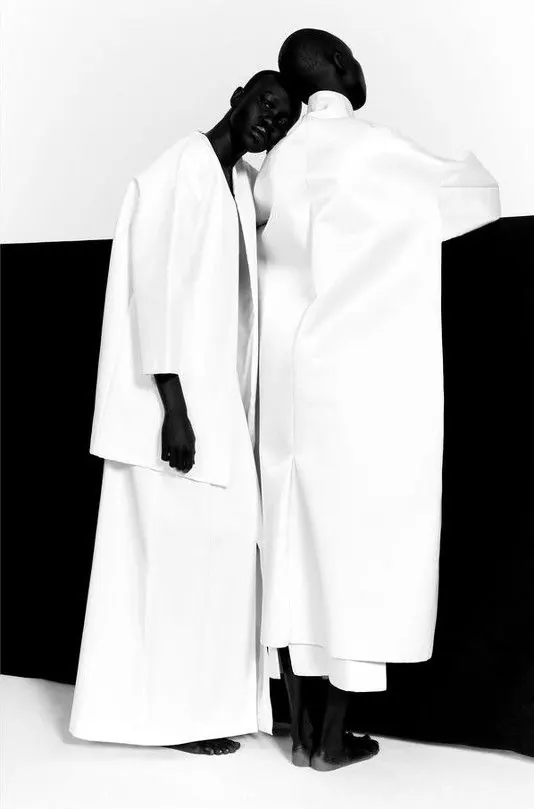 Minimalist Fashion Editorial, minimal, monochrome, monochrome