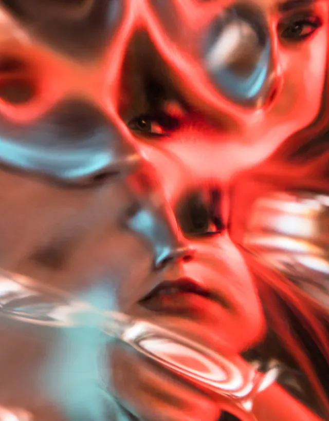 Liquid Metallic Face, glassmorphism, gradient-heavy, vibrant