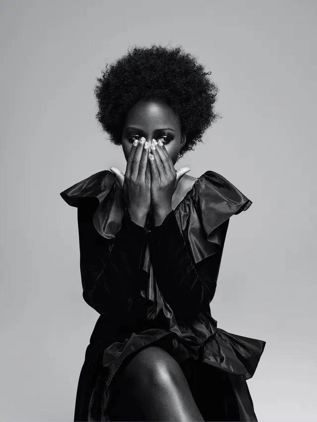 Monochrome Portrait of a Woman with Afro Hair, monochrome, photographic, monochrome