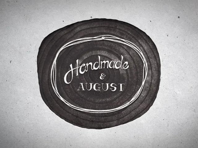Handwritten Text in Circular Frame, monochrome, organic, monochrome