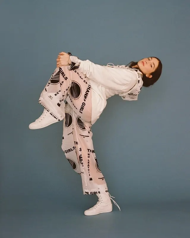 Fashion Editorial Photography, photographic, minimal, light