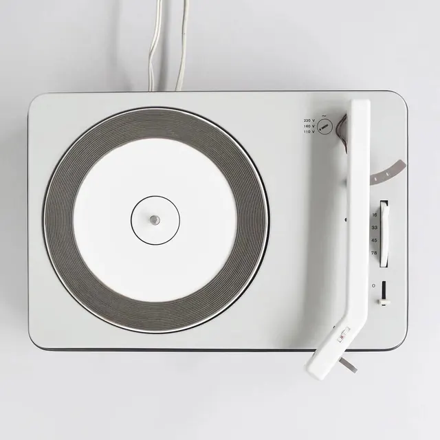 Minimalist Turntable Mockup, minimal, light-mode, monochrome