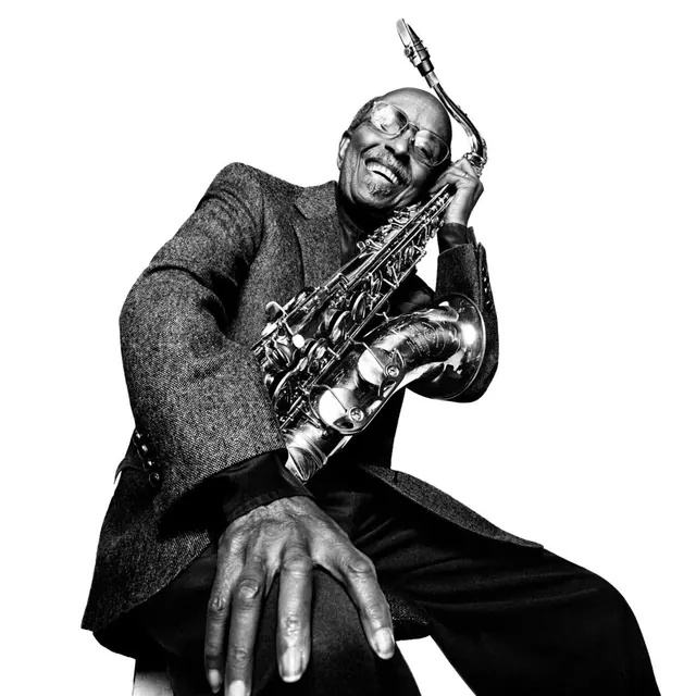 Monochrome Saxophone Musician, monochrome, photographic, monochrome
