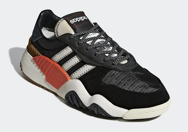 Sneaker Mockup, technical, 3d-render, dark