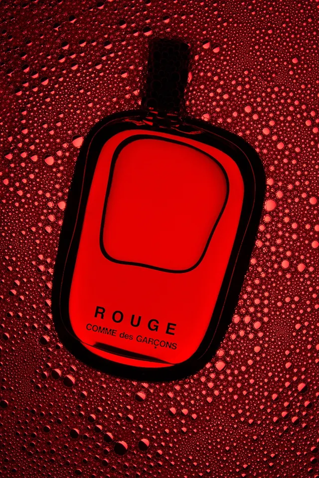 Rouge Perfume Bottle Mockup, luxury, 3d-render, vibrant