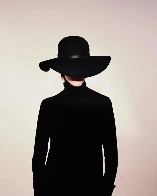 Minimalist Silhouette Portrait, minimal, monochrome, monochrome