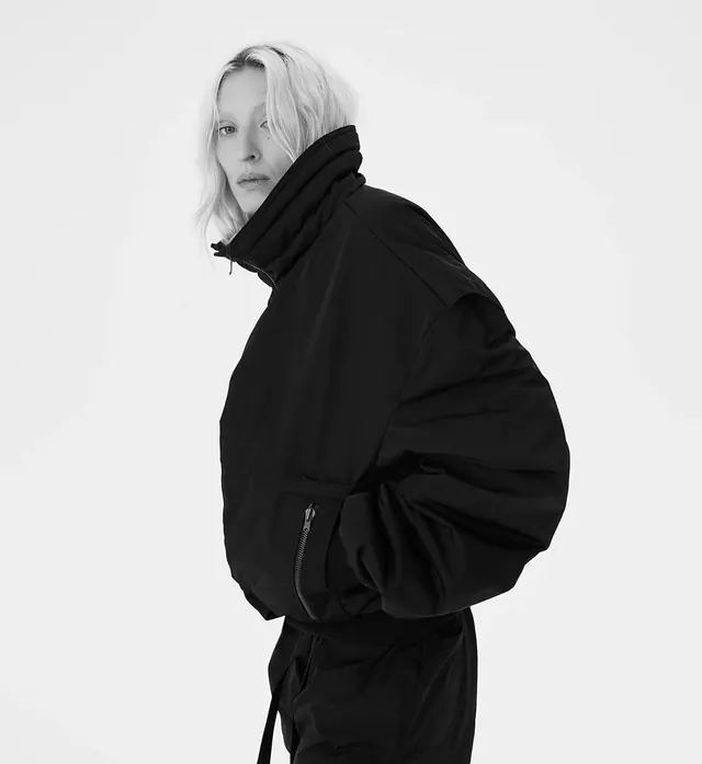 Monochrome Fashion Portrait, minimal, monochrome, monochrome